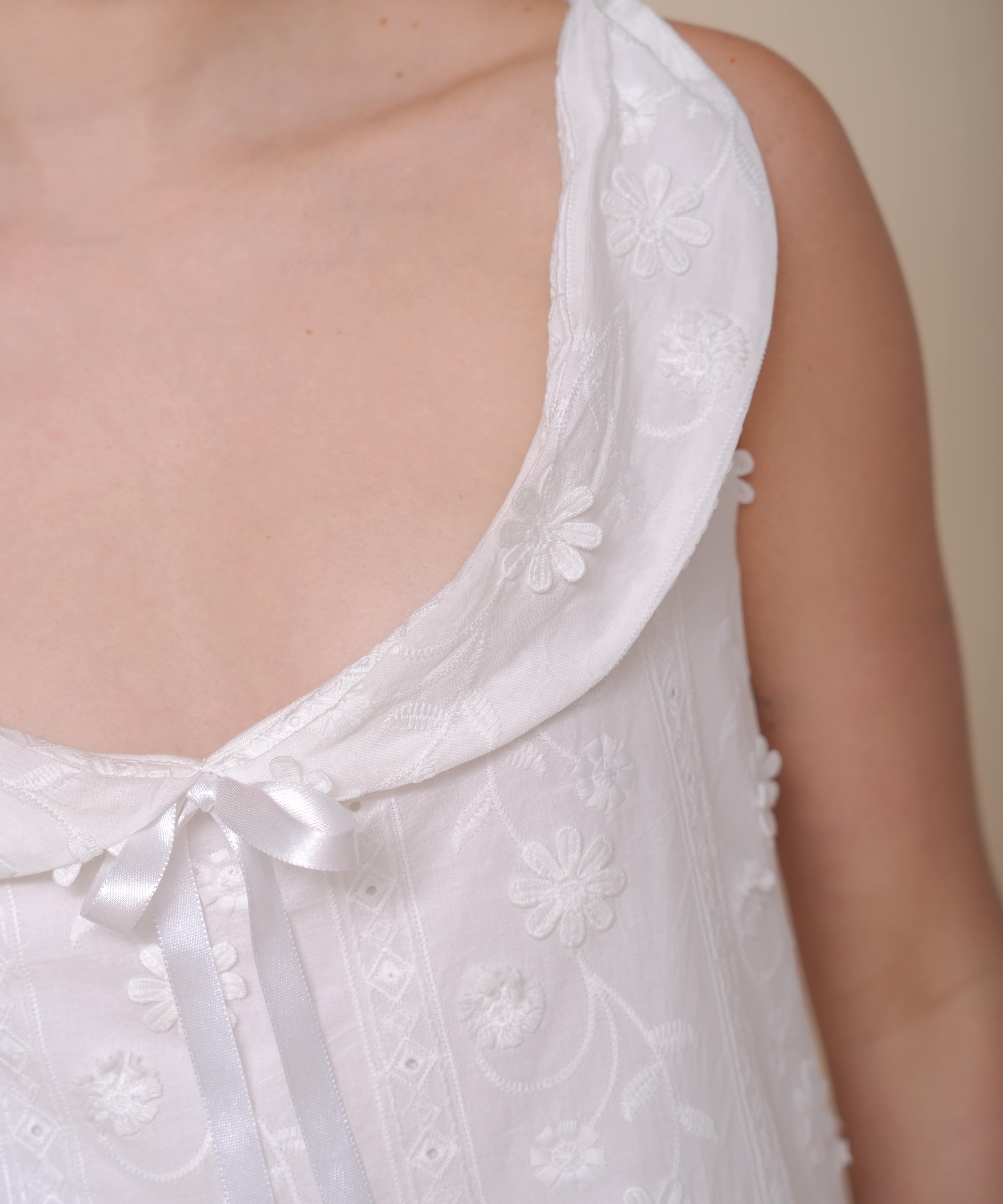 Women's white cotton short nightdress