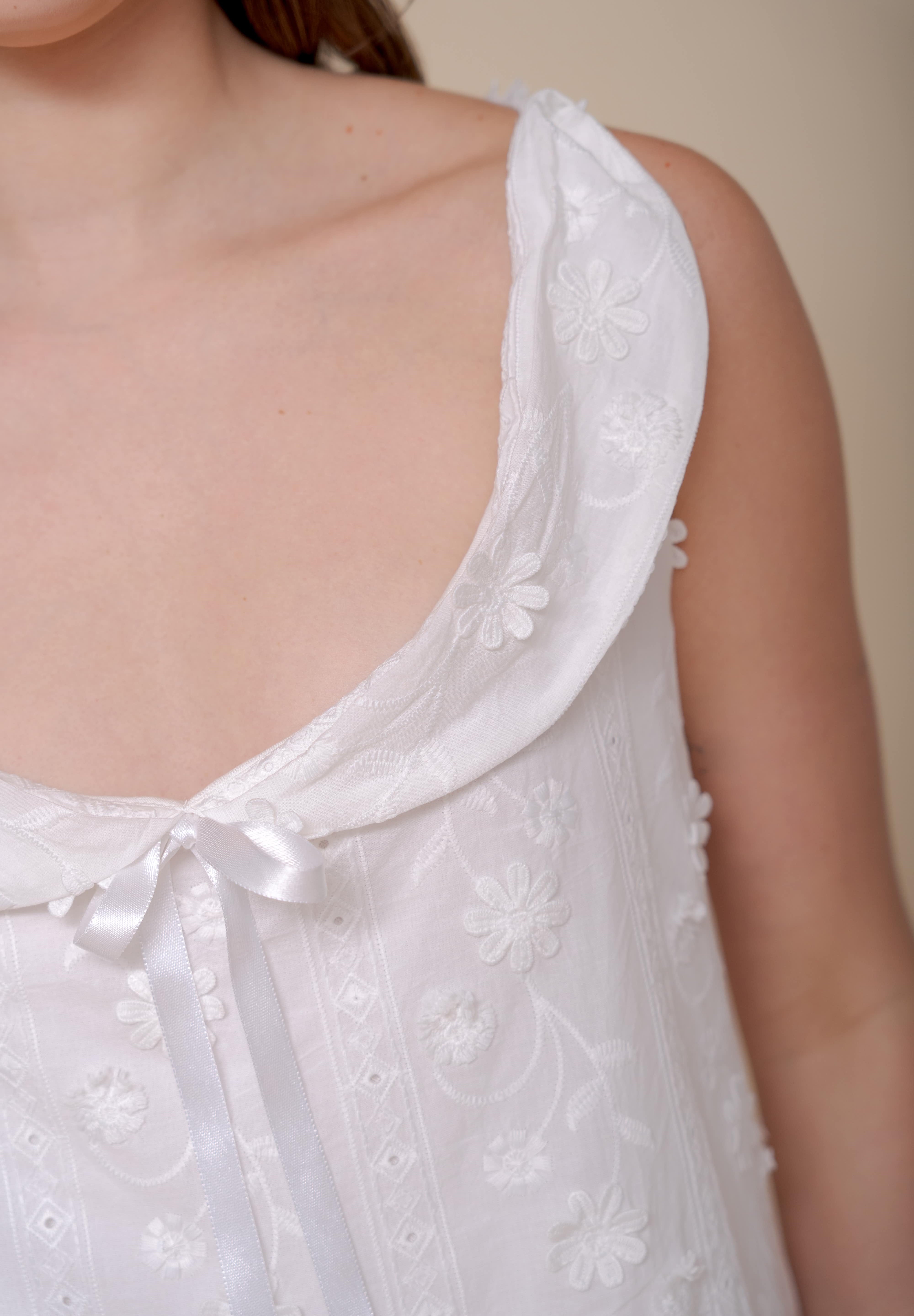 Women's white cotton short nightdress
