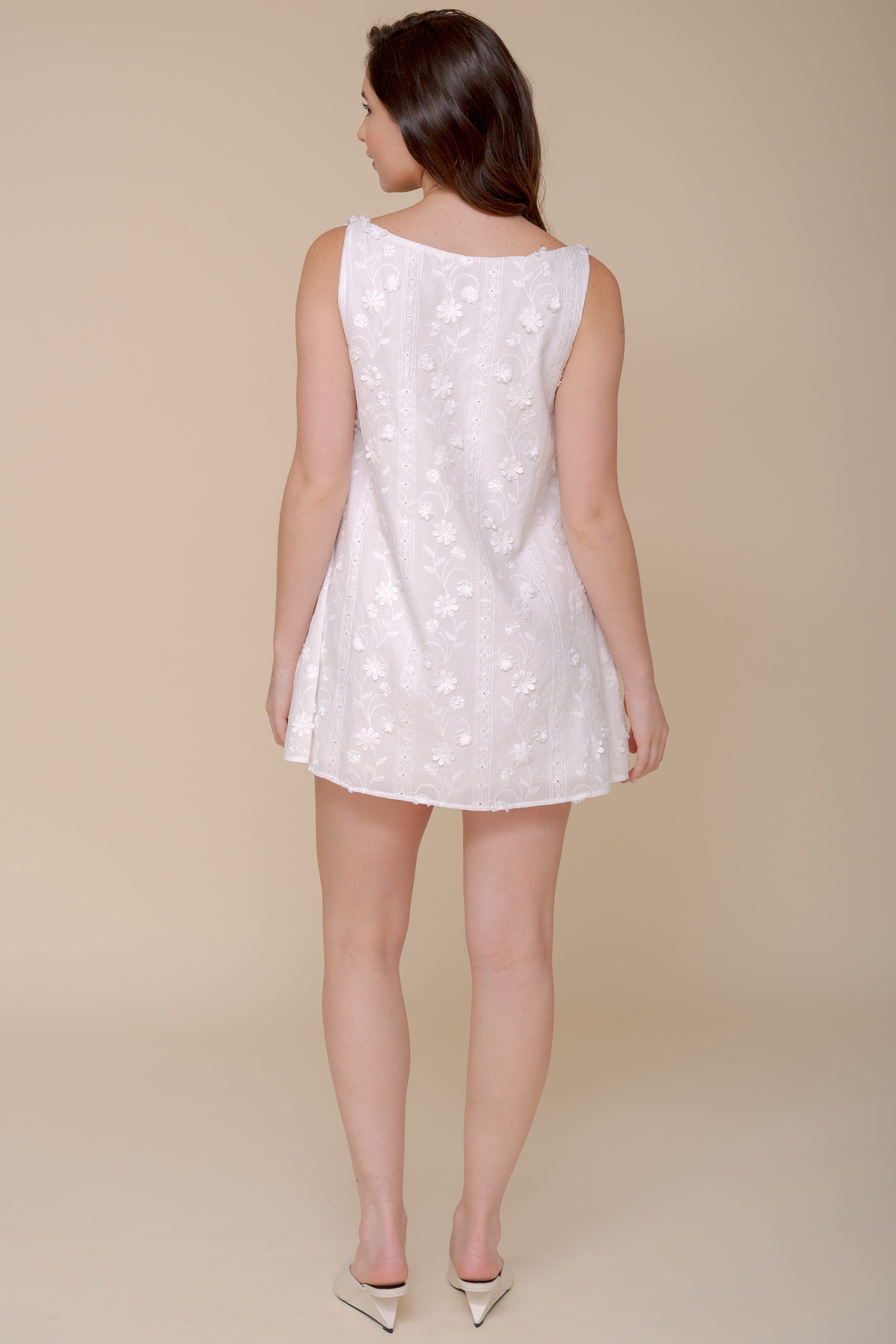 Women's white cotton short nightdress